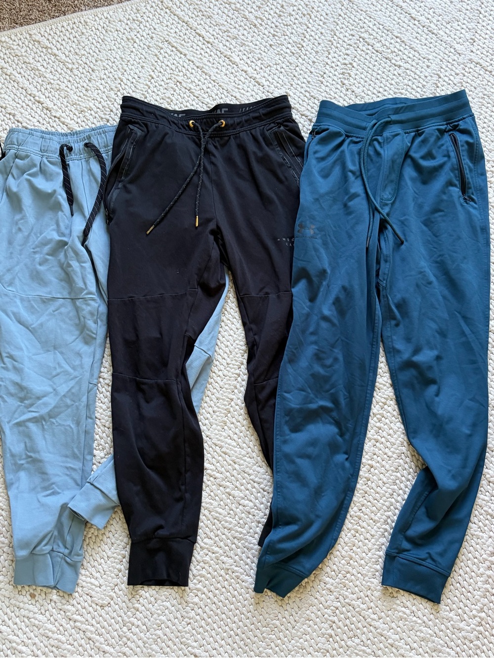 Lot of 3 Men’s Small Joggers Athletic Sweatpants Under Armour American Eagle EUC